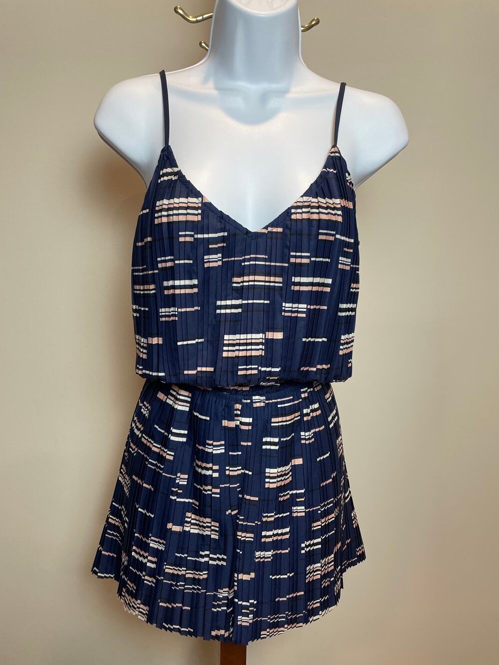 The Room Boutique Navy Pleated Romper w/ Pink & White Geometric Accents Size L